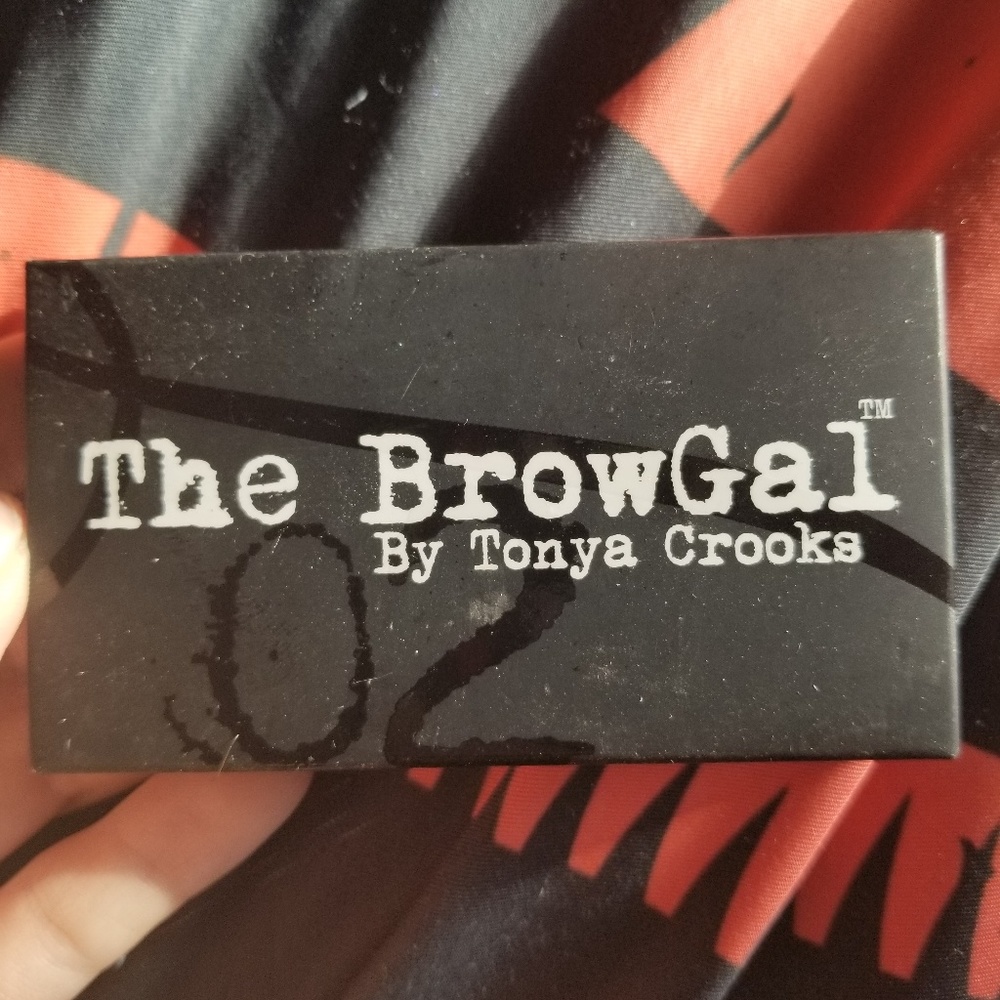 The browgal powder/pomade brow duo